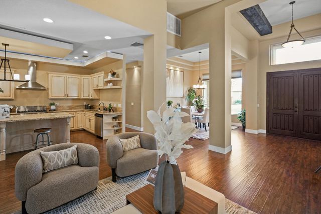 8856 Venikov Pl, Orangevale, CA 95662