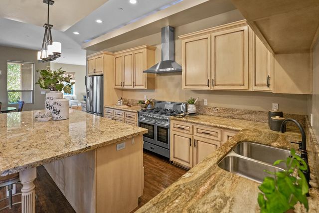 8856 Venikov Pl, Orangevale, CA 95662