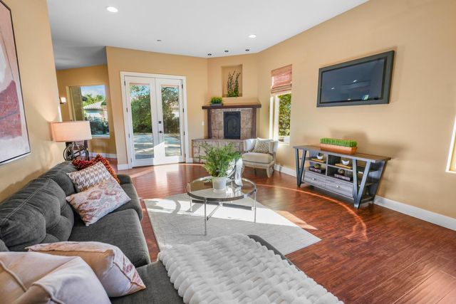 8856 Venikov Pl, Orangevale, CA 95662