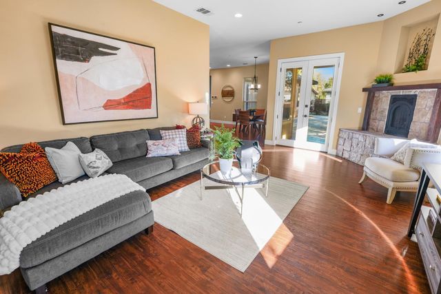 8856 Venikov Pl, Orangevale, CA 95662