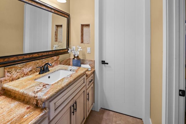 8856 Venikov Pl, Orangevale, CA 95662