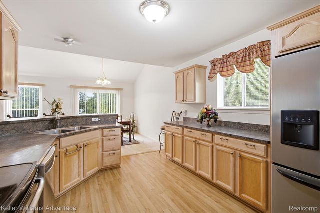 40781 Lenox Park Drive, Novi, MI 48377