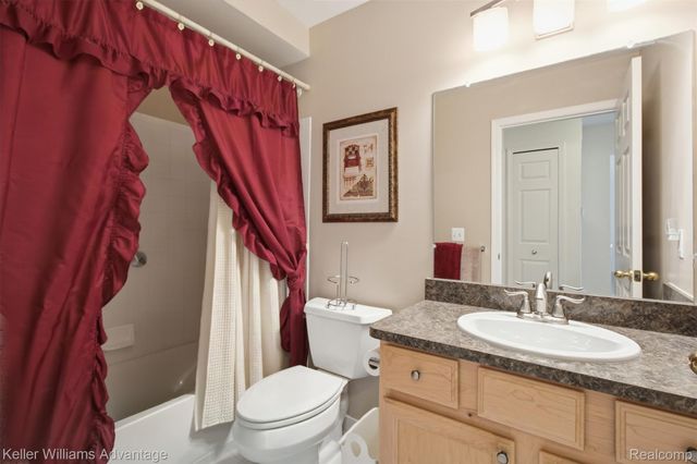 40781 Lenox Park Drive, Novi, MI 48377