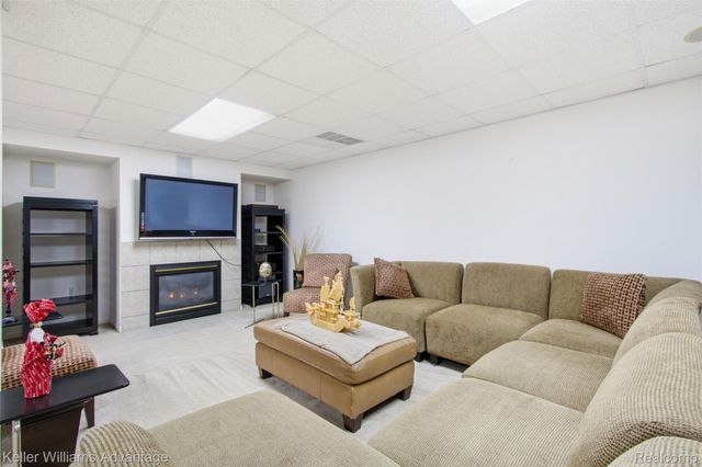 40781 Lenox Park Drive, Novi, MI 48377