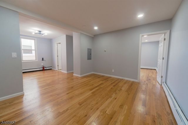 586 N 11Th St, Newark City, NJ 07107