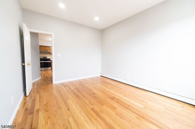 586 N 11Th St, Newark City, NJ 07107