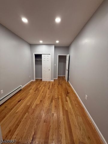 586 N 11Th St, Newark City, NJ 07107