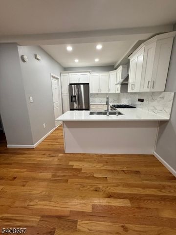 586 N 11Th St, Newark City, NJ 07107