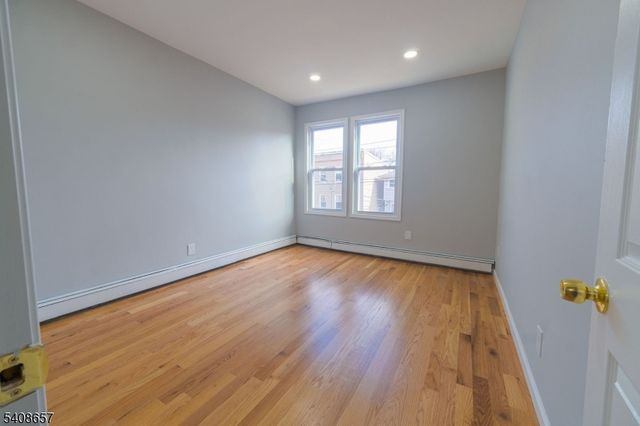 586 N 11Th St, Newark City, NJ 07107