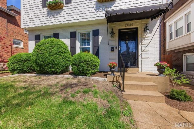 7049 Pershing Avenue, University City, MO 63130