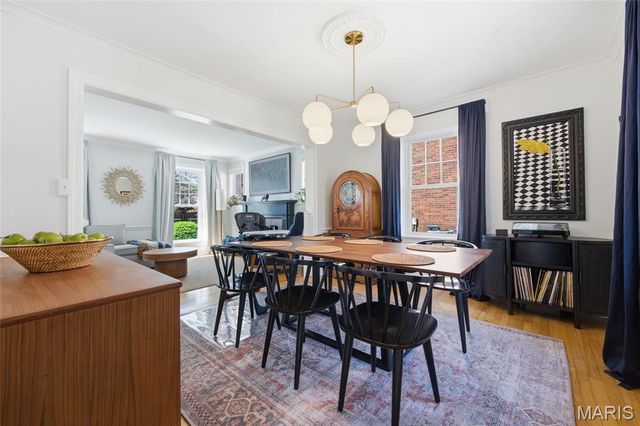 7049 Pershing Avenue, University City, MO 63130