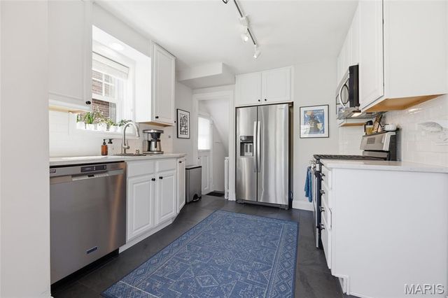 7049 Pershing Avenue, University City, MO 63130