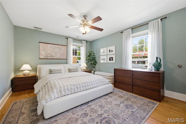 7049 Pershing Avenue, University City, MO 63130