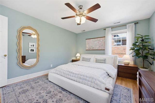 7049 Pershing Avenue, University City, MO 63130