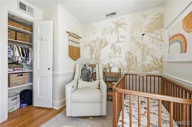 7049 Pershing Avenue, University City, MO 63130