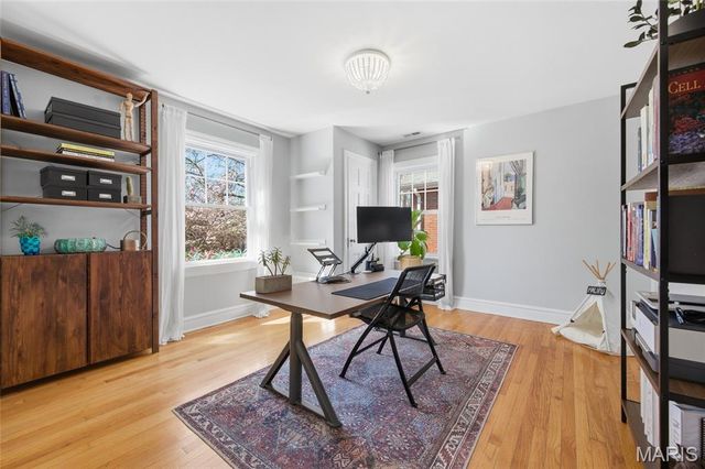 7049 Pershing Avenue, University City, MO 63130