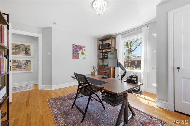 7049 Pershing Avenue, University City, MO 63130