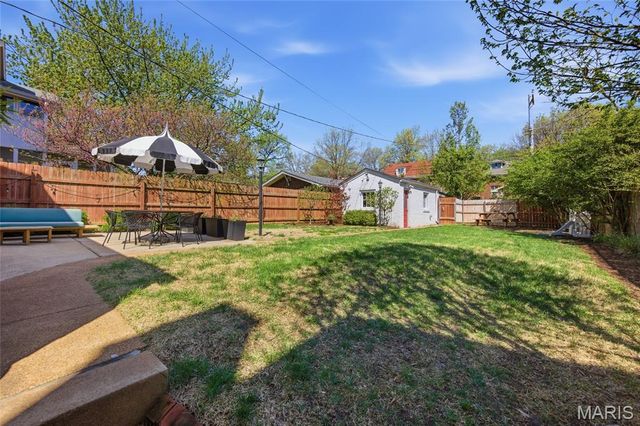 7049 Pershing Avenue, University City, MO 63130