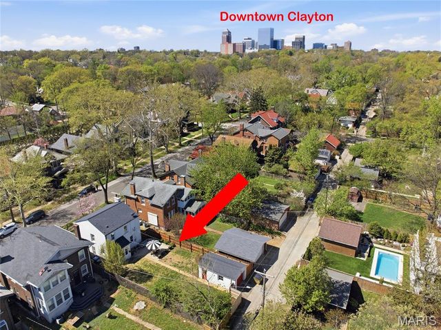 7049 Pershing Avenue, University City, MO 63130