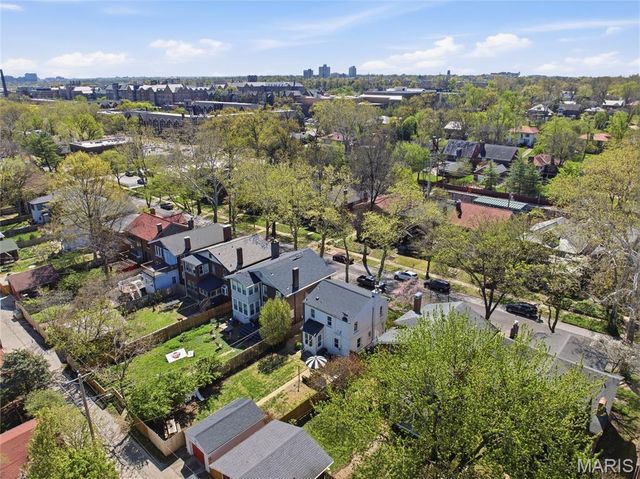 7049 Pershing Avenue, University City, MO 63130