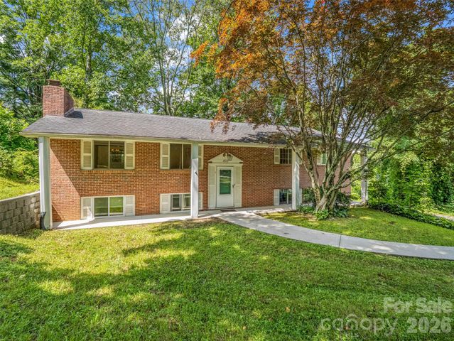 1317 Hyman Avenue, Hendersonville, NC 28792