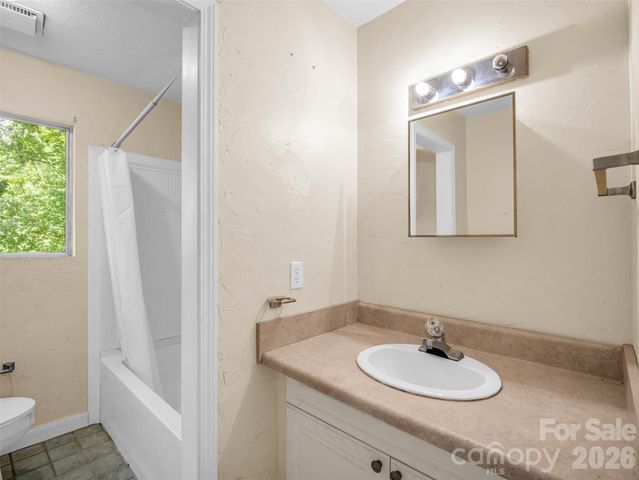 1317 Hyman Avenue, Hendersonville, NC 28792