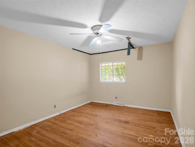1317 Hyman Avenue, Hendersonville, NC 28792