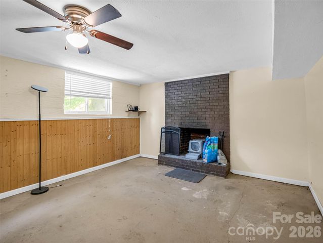 1317 Hyman Avenue, Hendersonville, NC 28792