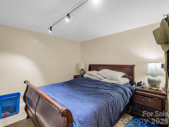 1317 Hyman Avenue, Hendersonville, NC 28792
