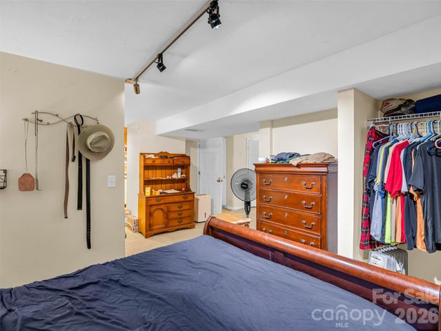 1317 Hyman Avenue, Hendersonville, NC 28792