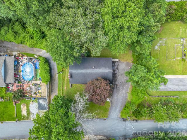 1317 Hyman Avenue, Hendersonville, NC 28792