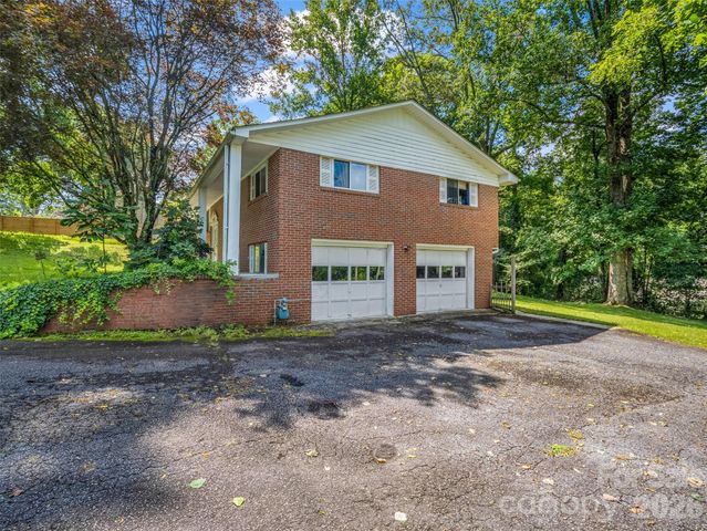 1317 Hyman Avenue, Hendersonville, NC 28792