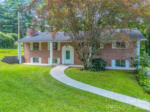 1317 Hyman Avenue, Hendersonville, NC 28792