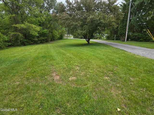116 Clamsteam Road, Halfmoon, NY 12065