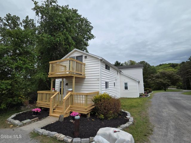 116 Clamsteam Road, Halfmoon, NY 12065