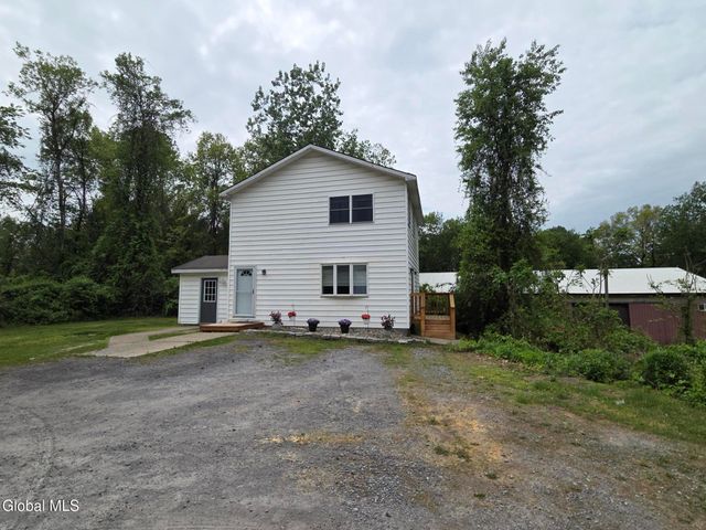 116 Clamsteam Road, Halfmoon, NY 12065