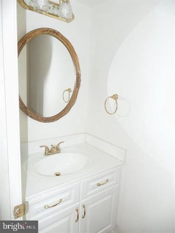 3699 PERSIMMON CIR, Fairfax, VA 22031