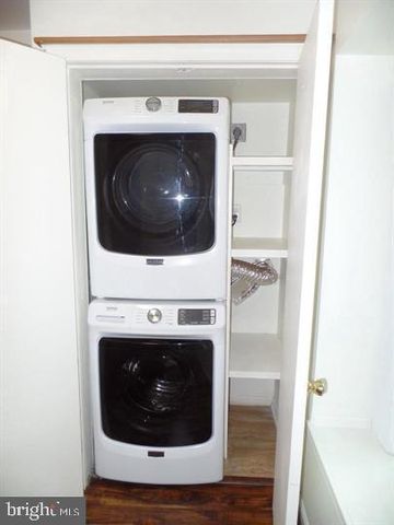 3699 PERSIMMON CIR, Fairfax, VA 22031