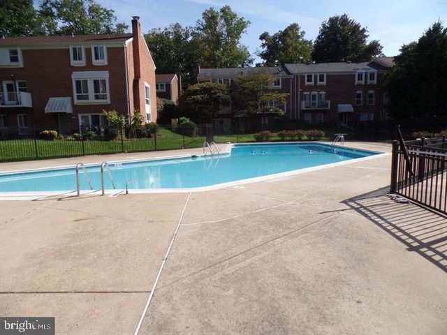 3699 PERSIMMON CIR, Fairfax, VA 22031