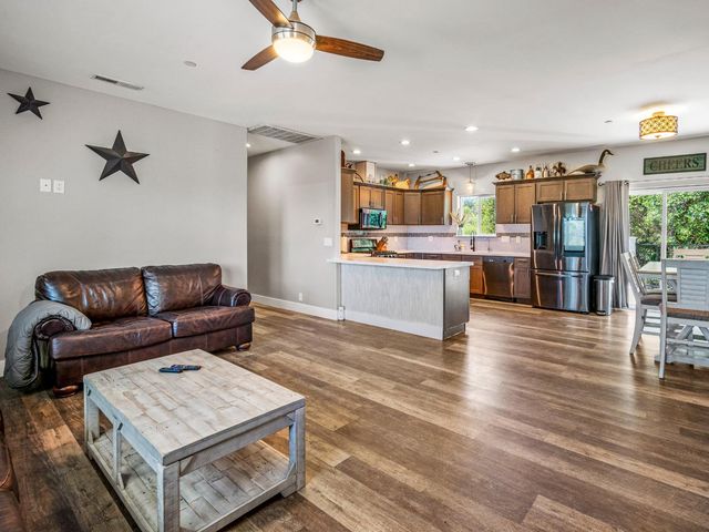 3924 Pine Cone Dr, Rescue, CA 95672