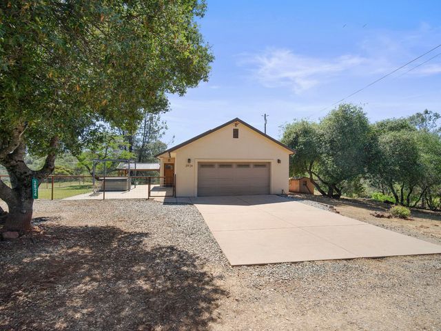 3924 Pine Cone Dr, Rescue, CA 95672