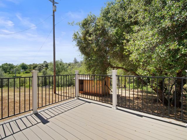 3924 Pine Cone Dr, Rescue, CA 95672