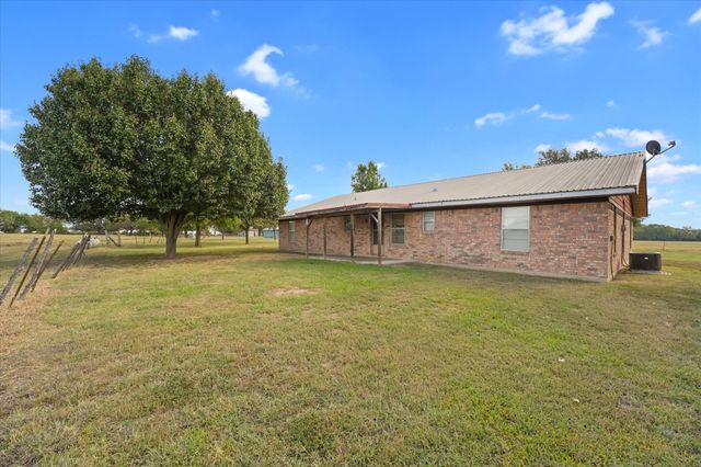 1454 County Road 4120, Bonham, TX 75418