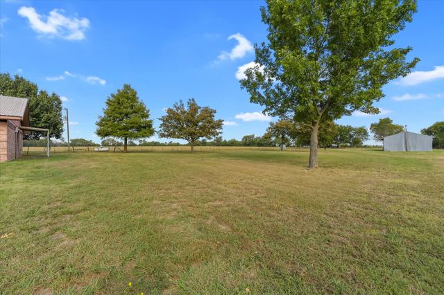 1454 County Road 4120, Bonham, TX 75418