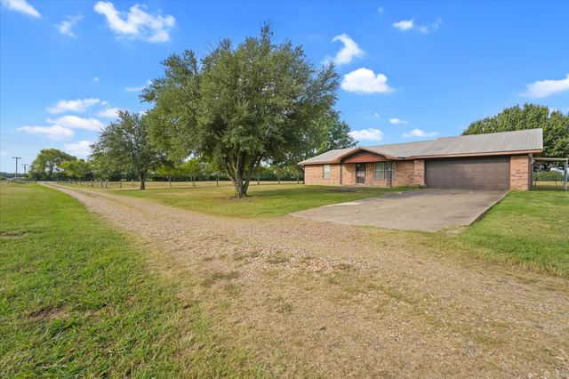 1454 County Road 4120, Bonham, TX 75418