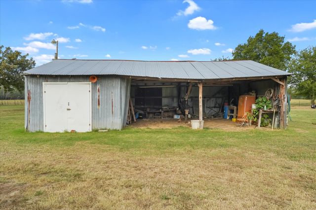 1454 County Road 4120, Bonham, TX 75418