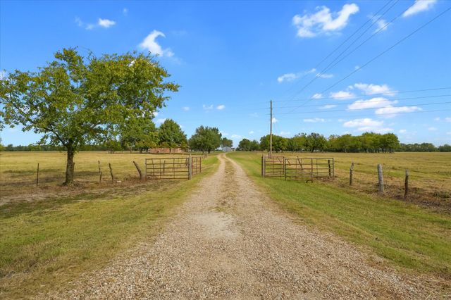 1454 County Road 4120, Bonham, TX 75418