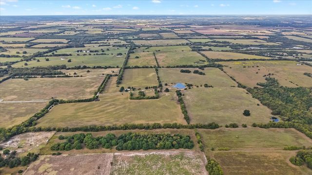 1454 County Road 4120, Bonham, TX 75418