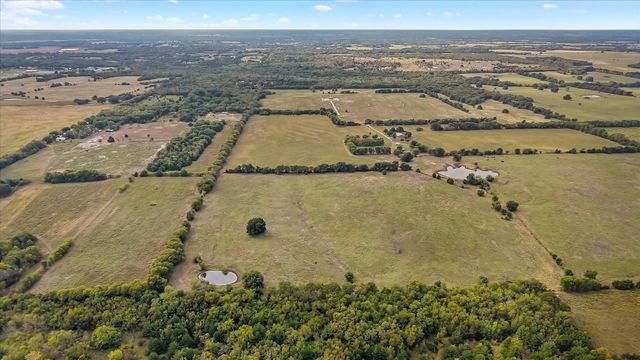 1454 County Road 4120, Bonham, TX 75418
