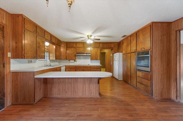 1454 County Road 4120, Bonham, TX 75418